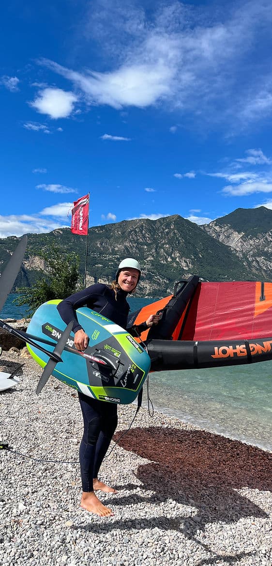 Timo Elony wingfoiling at Lake Garda